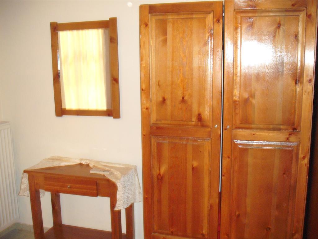 Xenios Loutra Village Karnagio Pokoj fotografie